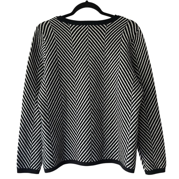 LANDS’ END | NWOT CASHMERE SWEATER CREWNECK BLACK WHITE CHEVRON | MEDIUM PETITE - Picture 7 of 9
